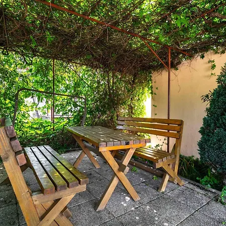 In Near Miline Apartamento